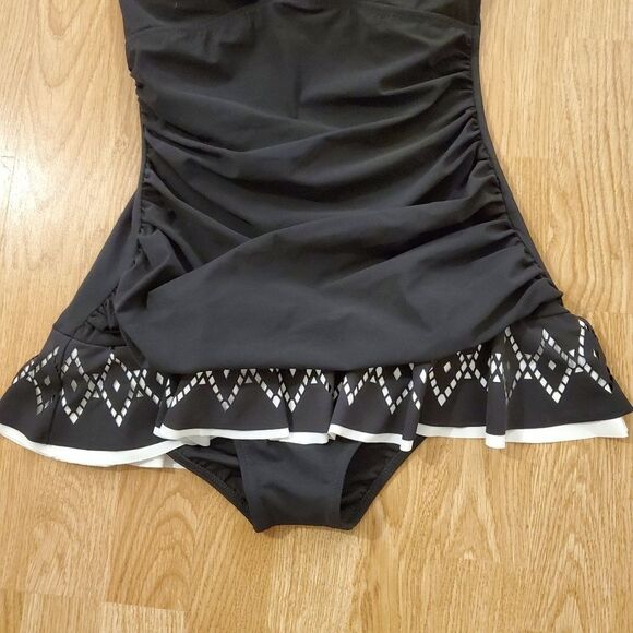 Profile by Gottex Halter Swimdress sz 10. - Picture 5 of 14